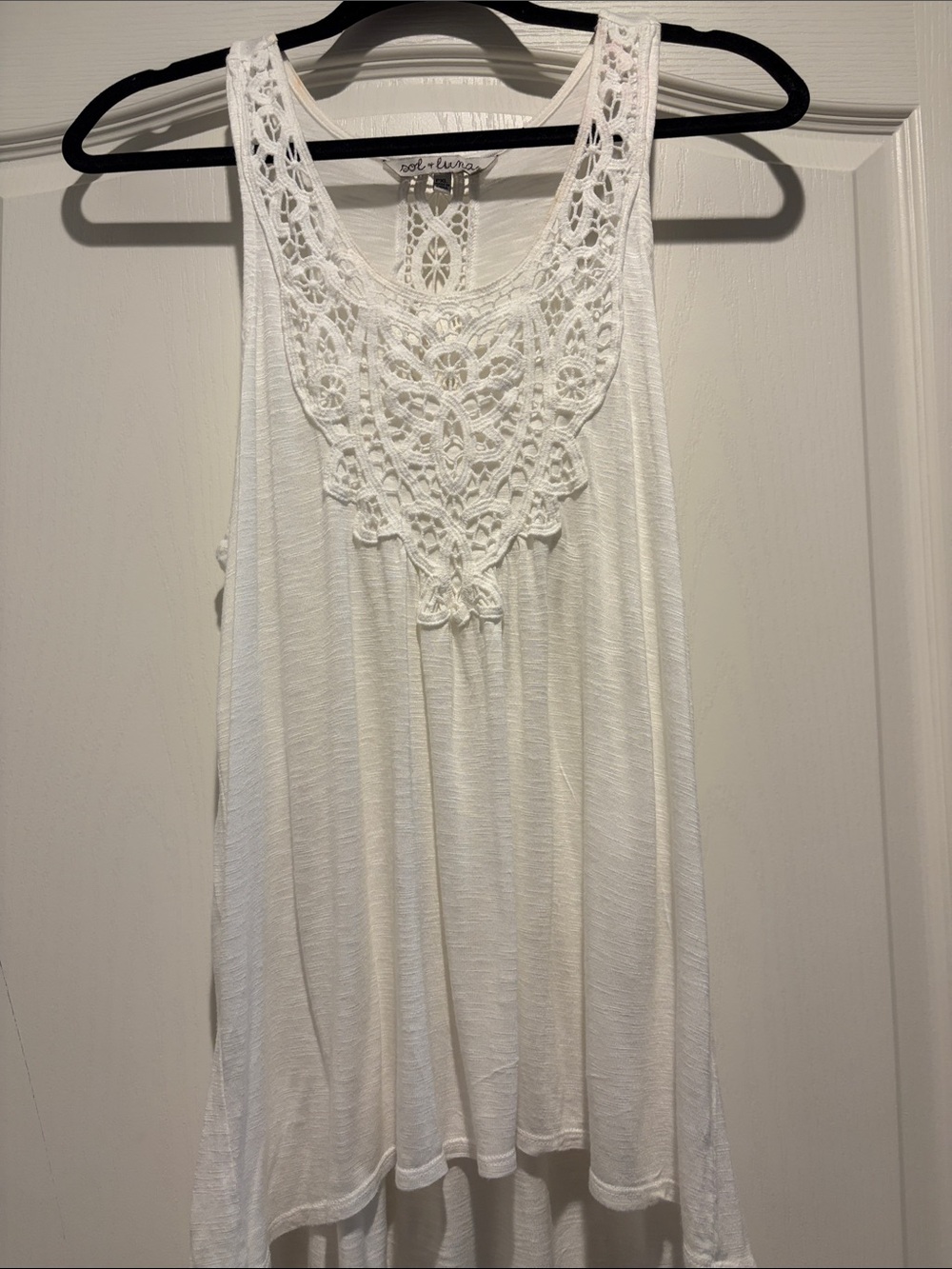 Crochet Yoke White Tank Top — Women’s Sleeveless Tunic